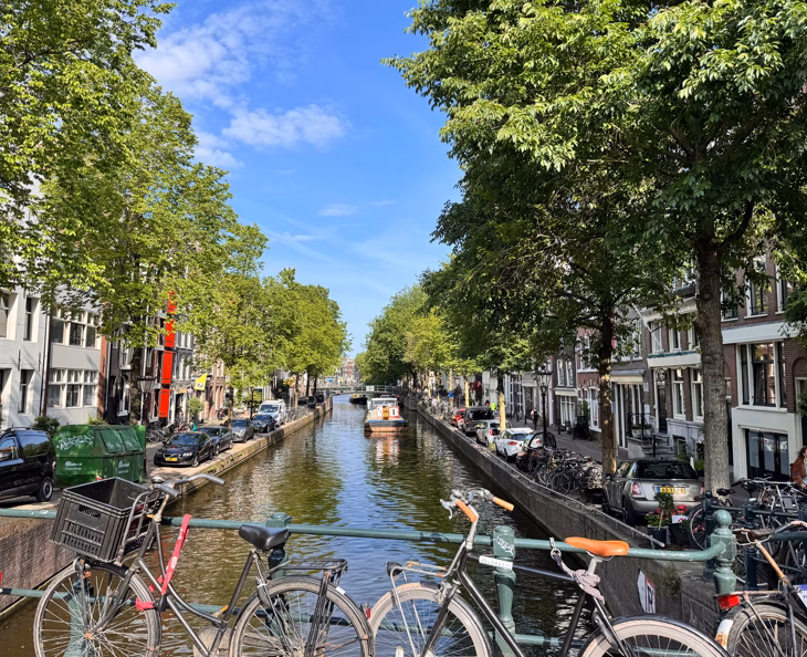 Brouwersgracht vanaf een brug